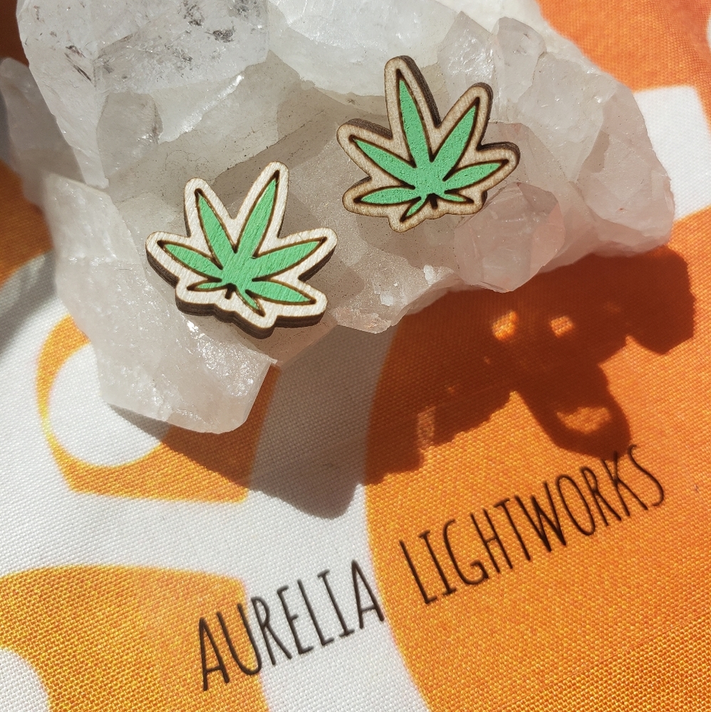 Laser cut cannabis leaf stud earrings - Picture 2 of 8
